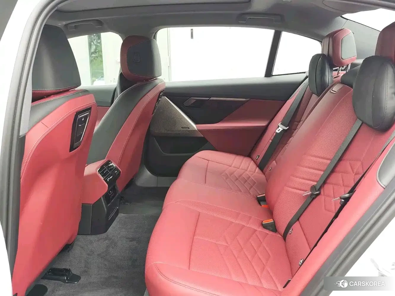 BMW i5 2025 Белый из Китая, фото 2