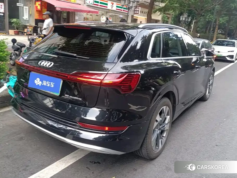 Audi e-tron 2021 Черный из Китая, фото 2