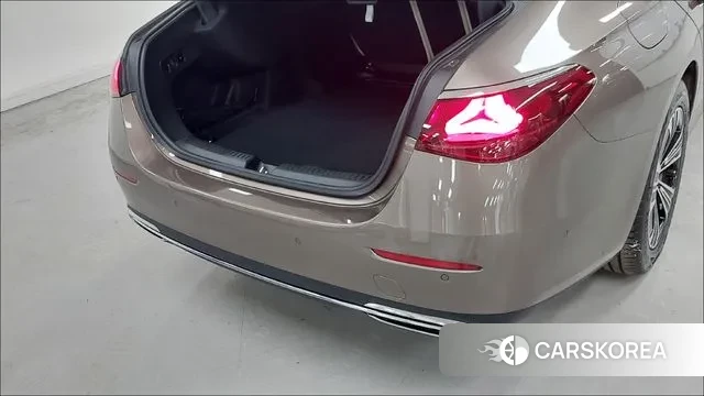 Mercedes-Benz E-Class W214 id 2899850 из Кореи 2