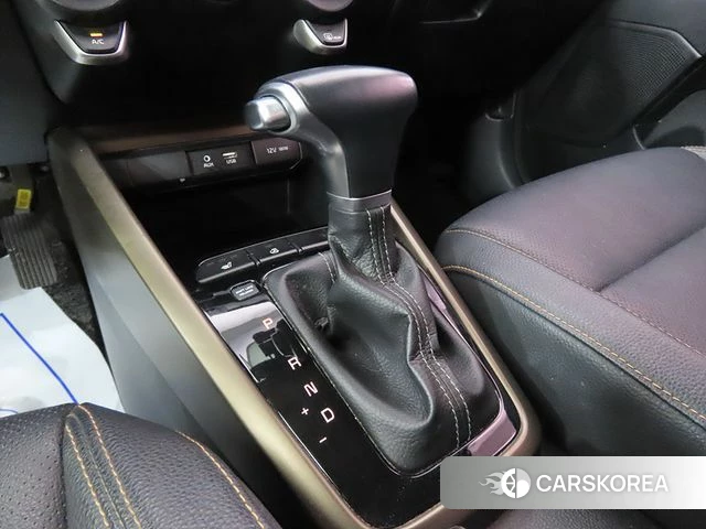Kia Stonic 2018 Белый из Кореи, фото 2