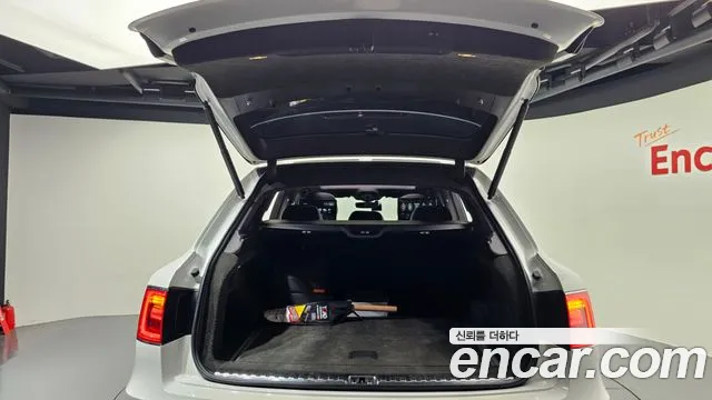 Bentley Bentayga 2019 Белый из Кореи, фото 2