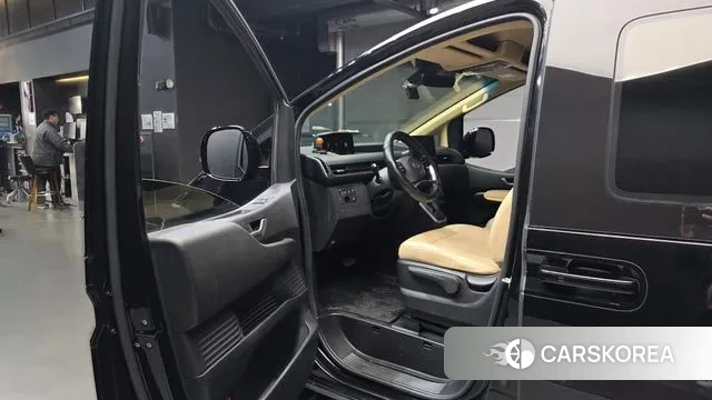 Hyundai Staria 2021 Черный из Кореи, фото 2