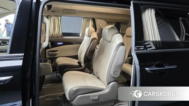 Kia Carnival 4th generation 2023 Черный из Кореи, фото 2