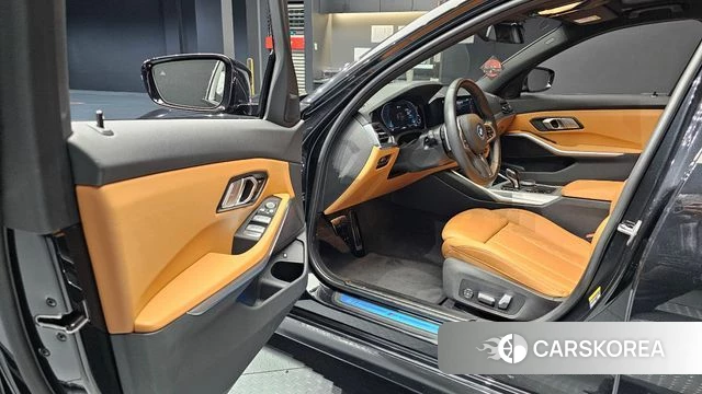 BMW 3 Series (G20) 2022 Черный из Кореи, фото 2