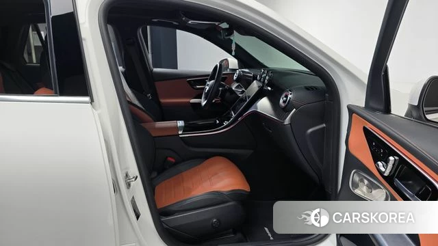 Mercedes-Benz GLC-Class X254 2023 Белый из Кореи, фото 2