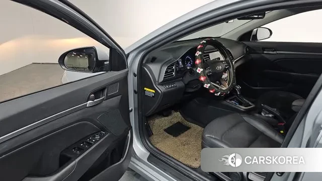 Hyundai The New Avante AD 2019 Серебристо-серый из Кореи, фото 2