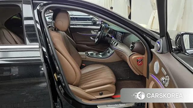 Mercedes-Benz E-Class W213 2019 Черный из Кореи, фото 2