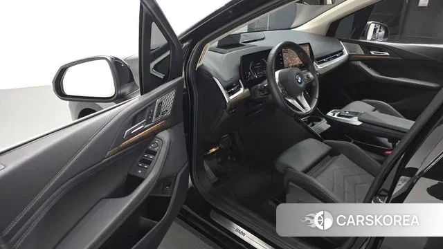 BMW 2 Series Active Tourer (U06) 2023 Черный из Кореи, фото 2