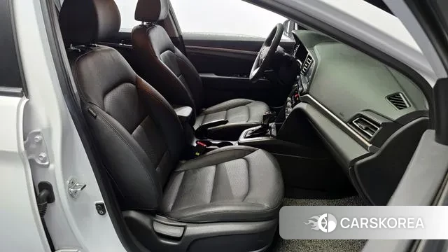 Hyundai The New Avante AD 2019 Белый из Кореи, фото 2