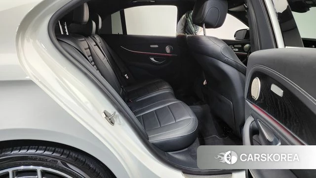 Mercedes-Benz E-Class W213 2021 Белый из Кореи, фото 2