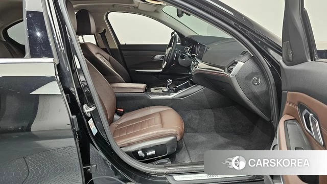 BMW 3 Series (G20) 2021 Черный из Кореи, фото 2