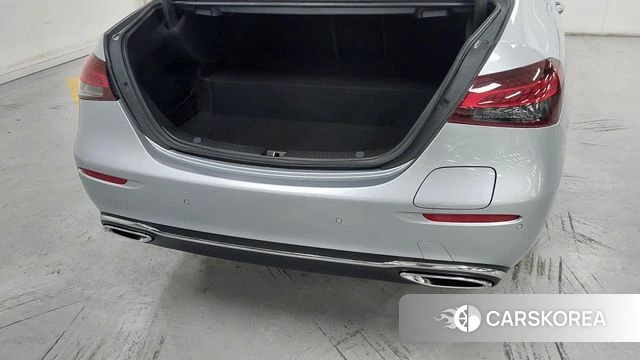 Mercedes-Benz E-Class W213 2022 Серебряный из Кореи, фото 2