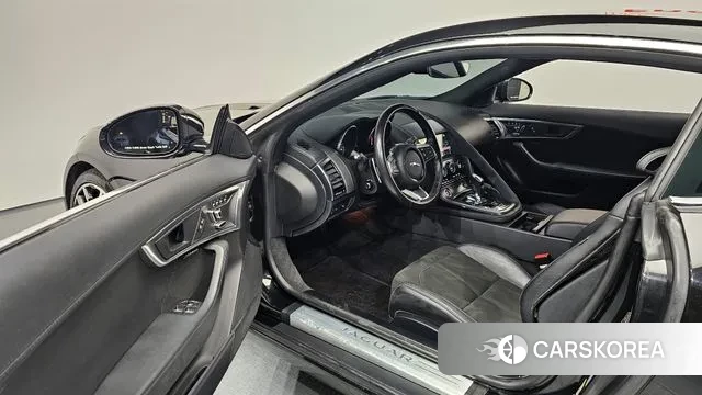 Jaguar F-TYPE 2018 Черный из Кореи, фото 2