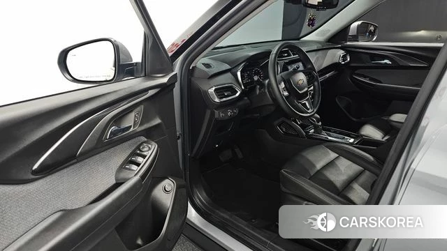 Chevrolet (GM Daewoo) Trailblazer 2023 Серебристо-серый из Кореи, фото 2