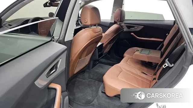 Audi Q8 (4M) 2023 Белый из Кореи, фото 2