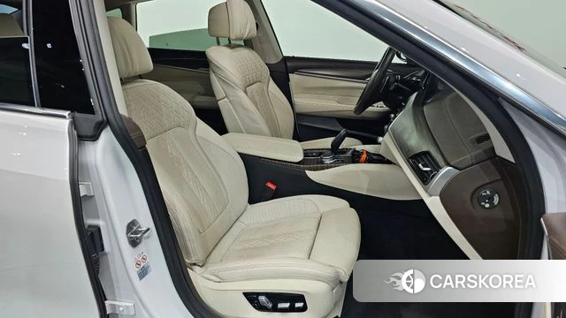 BMW 6 Series GT (G32) 2018 Белый из Кореи, фото 2
