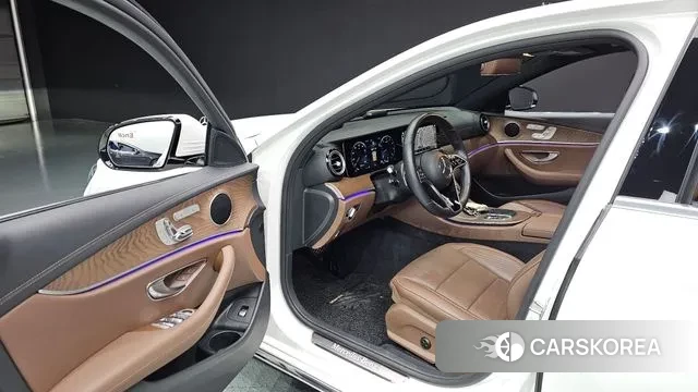 Mercedes-Benz E-Class W213 2022 Белый из Кореи, фото 2