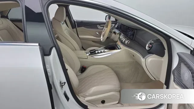 Mercedes-Benz AMG GT 2025 Белый из Кореи, фото 2