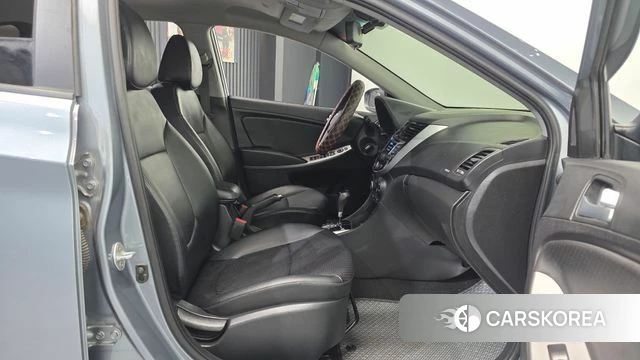 Hyundai Accent (New type) 2018 Серебряный из Кореи, фото 2