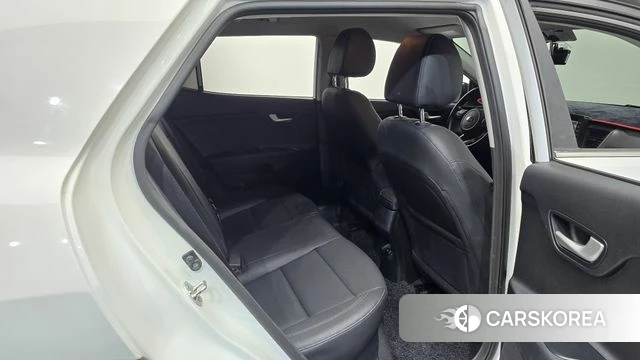 Kia Stonic 2019 Белый из Кореи, фото 2
