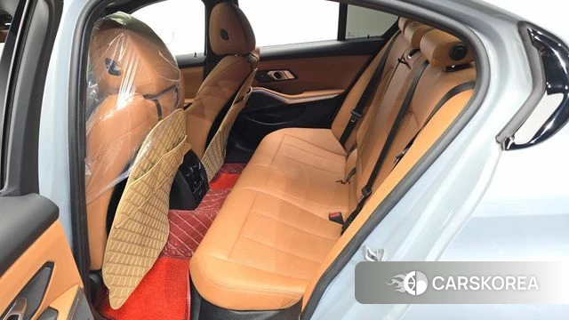 BMW 3 Series (G20) 2024 Светло-серебряный цвет из Кореи, фото 2