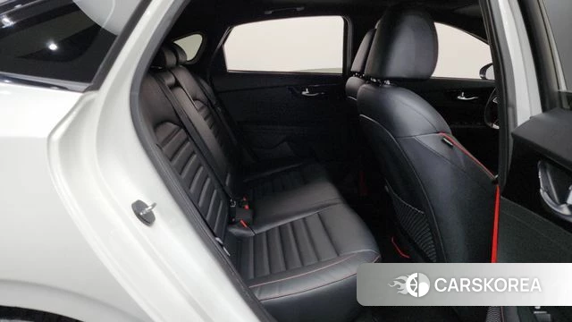Kia The New K3 2nd generation 2024 Белый из Кореи, фото 2