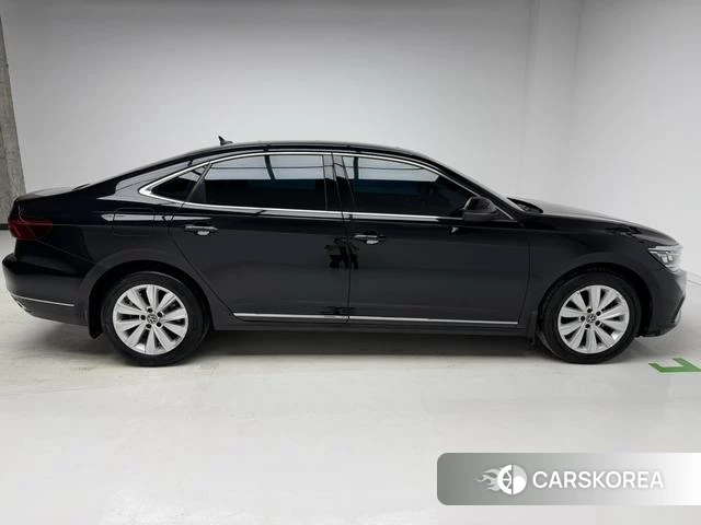 Volkswagen Passat 2021 Черный из Китая, фото 2