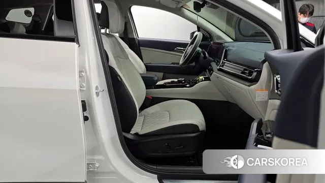 Kia Sportage 5th Generation Hybrid 2023 Белый из Кореи, фото 2