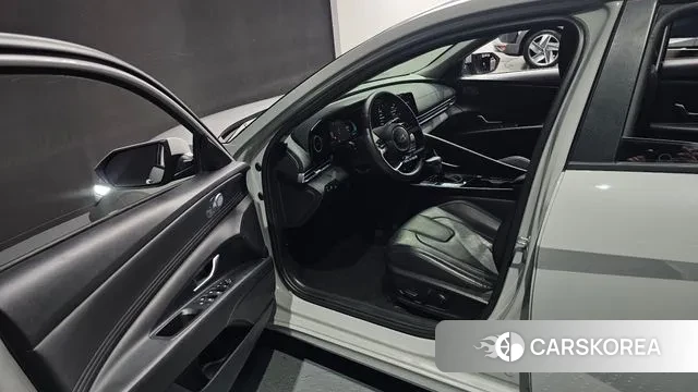 Hyundai The New Avante Hybrid (CN7) 2023 Серебристо-серый из Кореи, фото 2