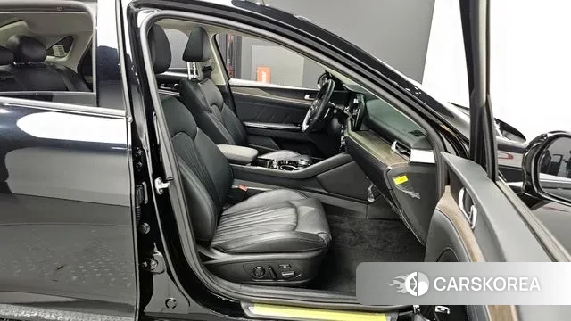 Kia K5 3rd generation 2023 Черный из Кореи, фото 2