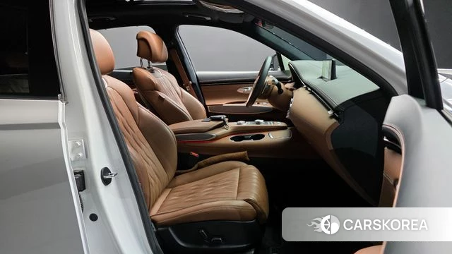 Genesis GV70 2023 Белый из Кореи, фото 2