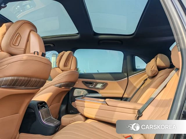Mercedes-Benz E-class 2024 Черный из Китая, фото 2