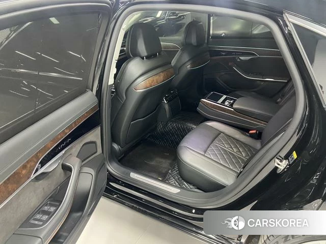 Audi A8 2022 Черный из Китая, фото 2