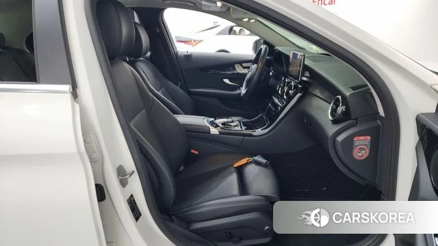 Mercedes-Benz C-Class W205 2018 Белый из Кореи, фото 2