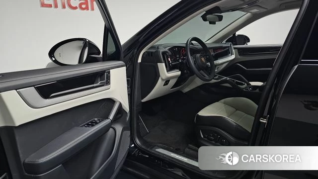 Porsche Cayenne (PO536) 2025 Черный из Кореи, фото 2
