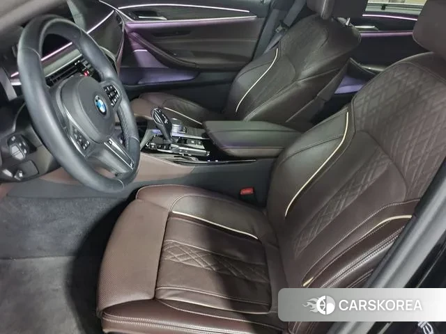 BMW 5 Series (G30) 2020 Черный из Кореи, фото 2