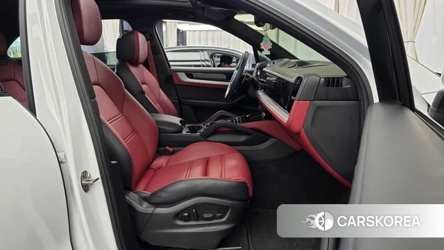 Porsche Cayenne (PO536) 2024 Белый из Кореи, фото 2