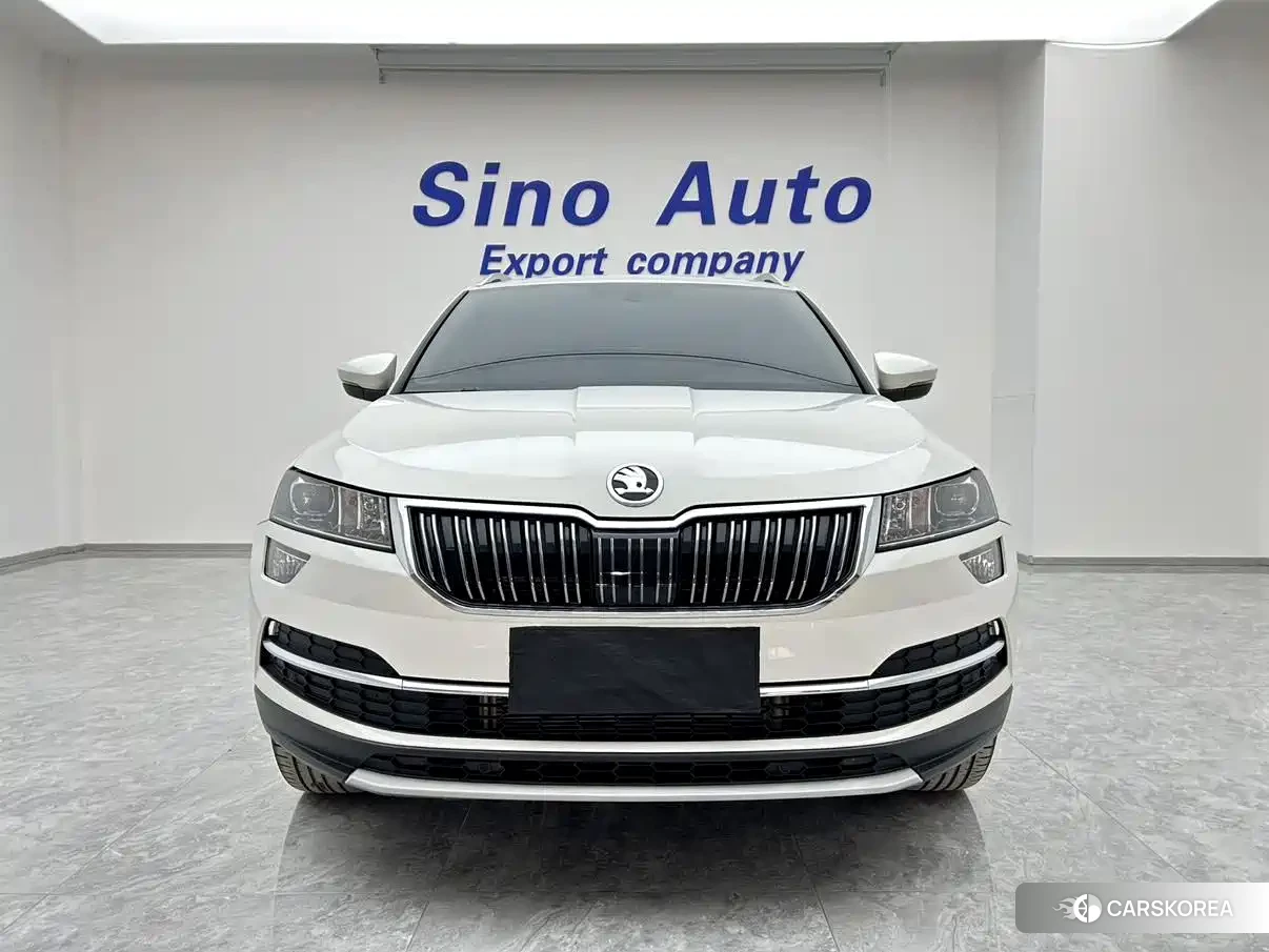 Skoda Karoq 2021 Белый из Китая, фото 2