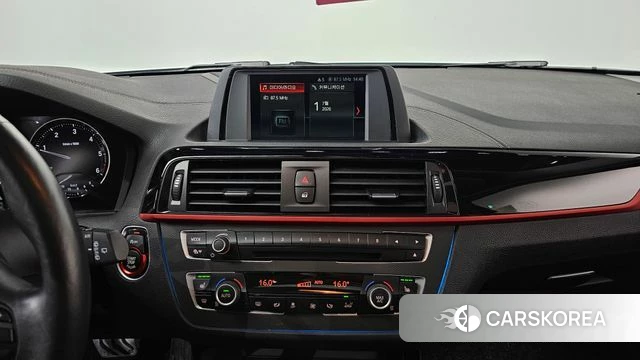 BMW 1 Series (F20) 2019 Белый из Кореи, фото 2