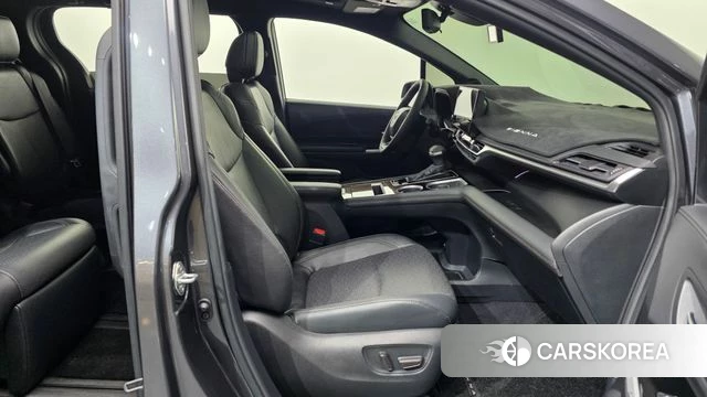 Toyota Sienna 4th Generation 2025 Серый из Кореи, фото 2