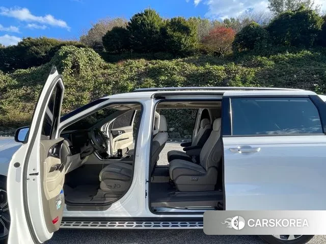 Kia Carnival 4th generation 2023 Белый из Кореи, фото 2