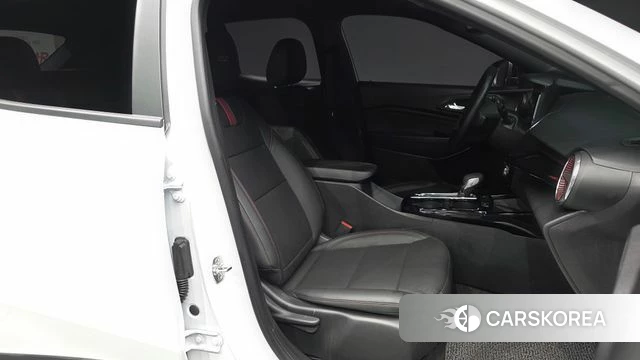 Chevrolet (GM Daewoo) Trax Crossover 2024 Белый из Кореи, фото 2