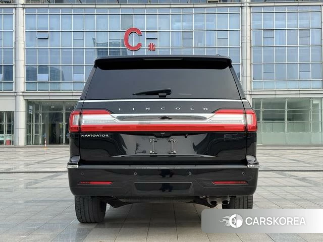 Lincoln Navigator 2018 Черный из Китая, фото 2