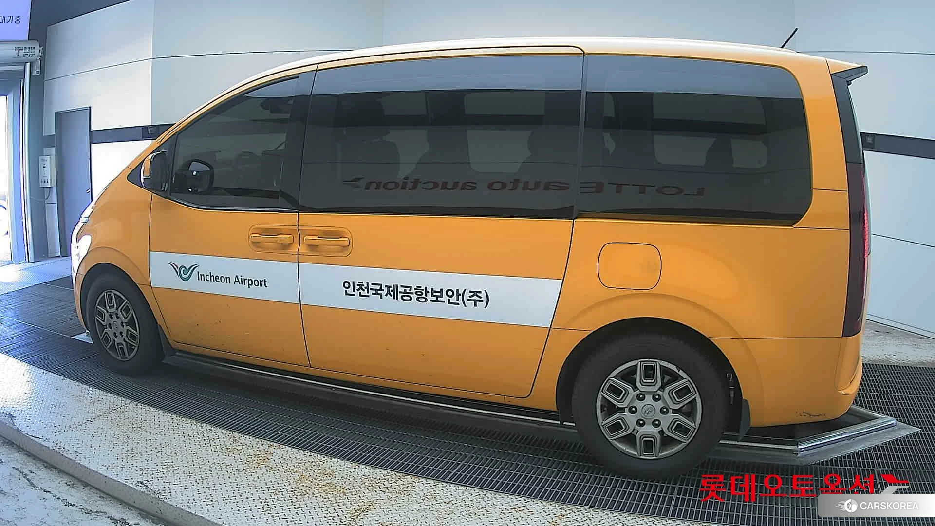 Hyundai Staria 2023 Creamy White из Кореи, фото 2