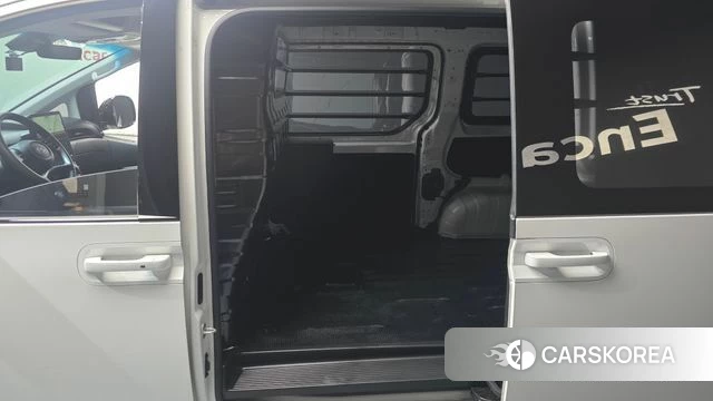 Hyundai Staria 2025 Белый из Кореи, фото 2