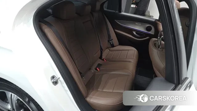 Mercedes-Benz E-Class W213 2019 Белый из Кореи, фото 2