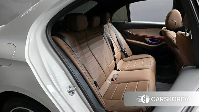 Mercedes-Benz E-Class W213 2021 Белый из Кореи, фото 2