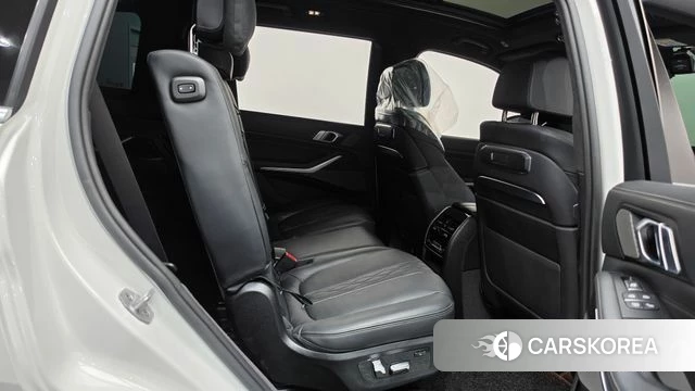 BMW X7 (G07) 2025 Белый из Кореи, фото 2