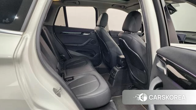 BMW X1 (F48) 2022 Белый из Кореи, фото 2