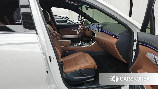 Genesis GV70 2025 Белый из Кореи, фото 2